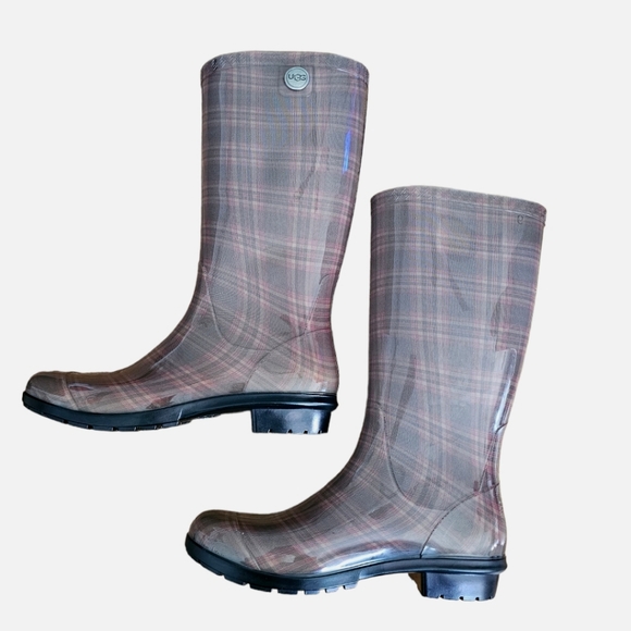 UGG Shoes - UGG Shaye Plaid Print Rainboots Size 9 NWOB